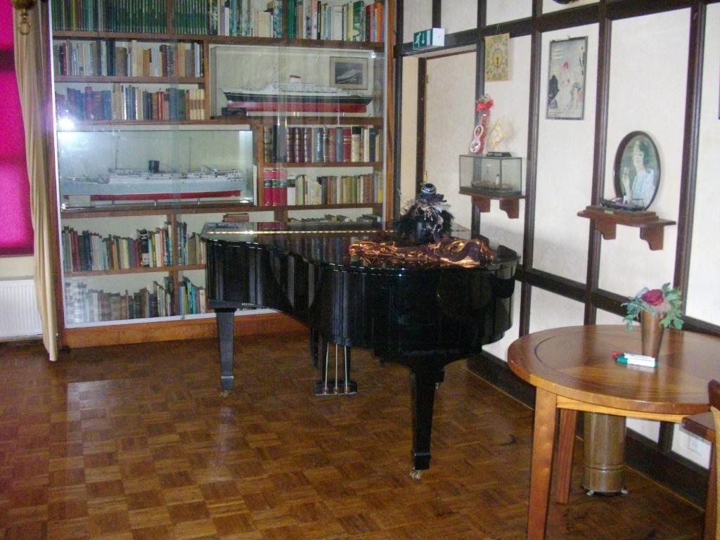 Hotel De Oude Schouw Jirnsum Esterno foto