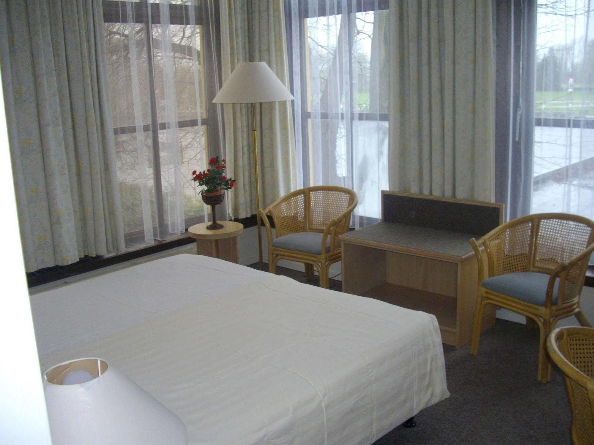 Hotel De Oude Schouw Jirnsum Esterno foto