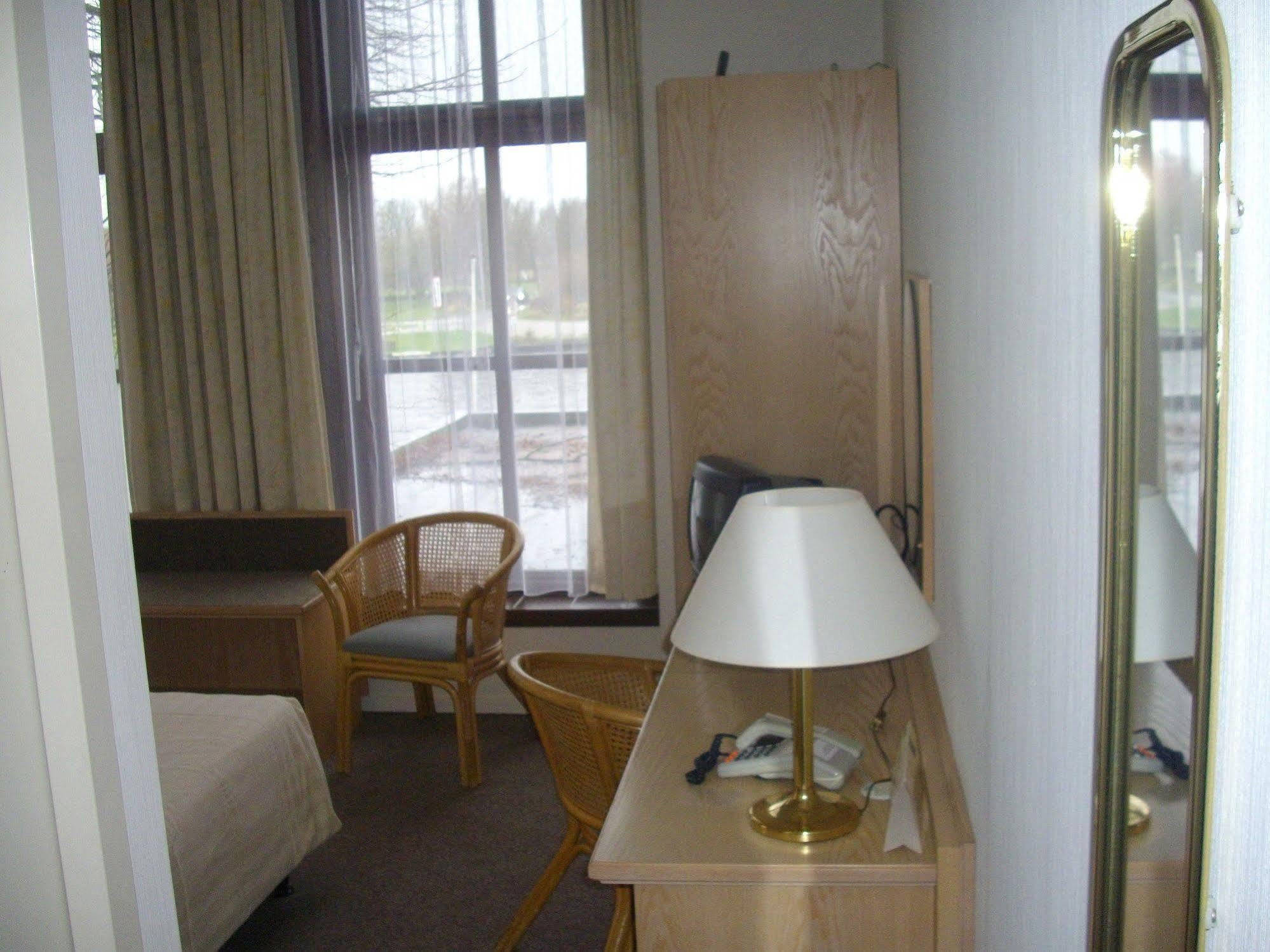Hotel De Oude Schouw Jirnsum Esterno foto
